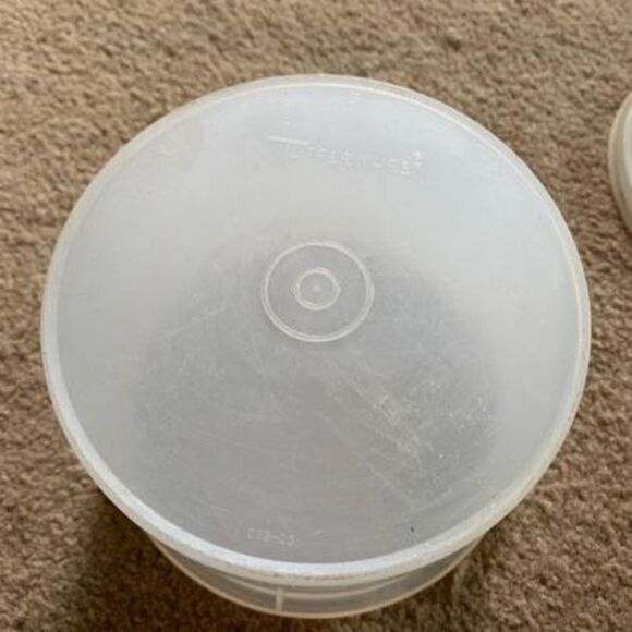 Tupperware 263-25 Sheer Canister Container With 238-29 Lid - Picture 3 of 9